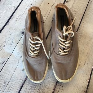 Like new! Tommy Hilfiger boat shoes
